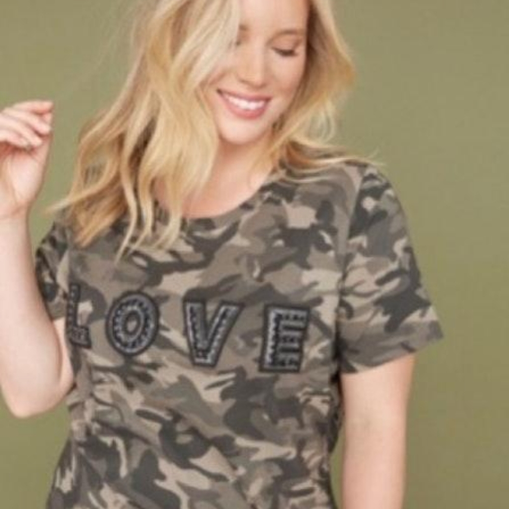 LOVE tee